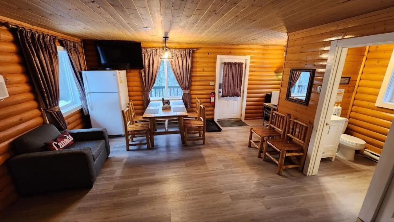 Mt. Revelstoke Alpine Chalets Extérieur photo