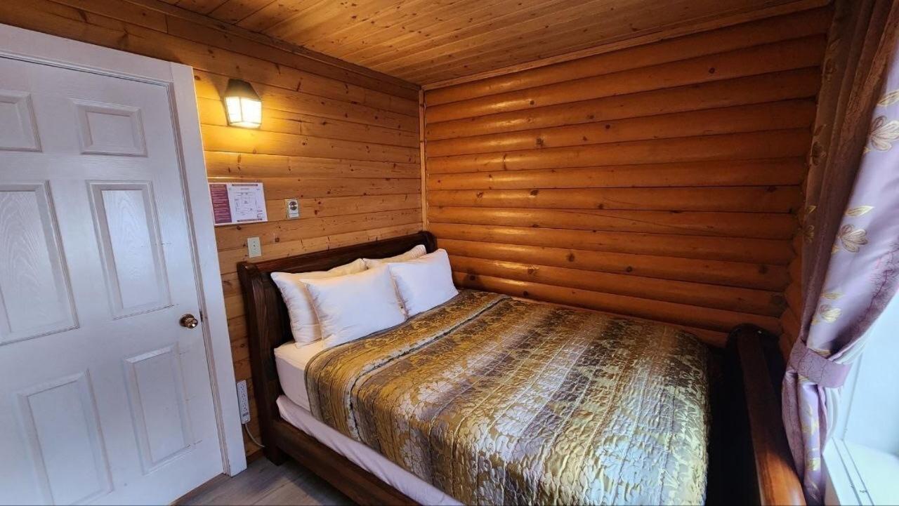 Mt. Revelstoke Alpine Chalets Extérieur photo