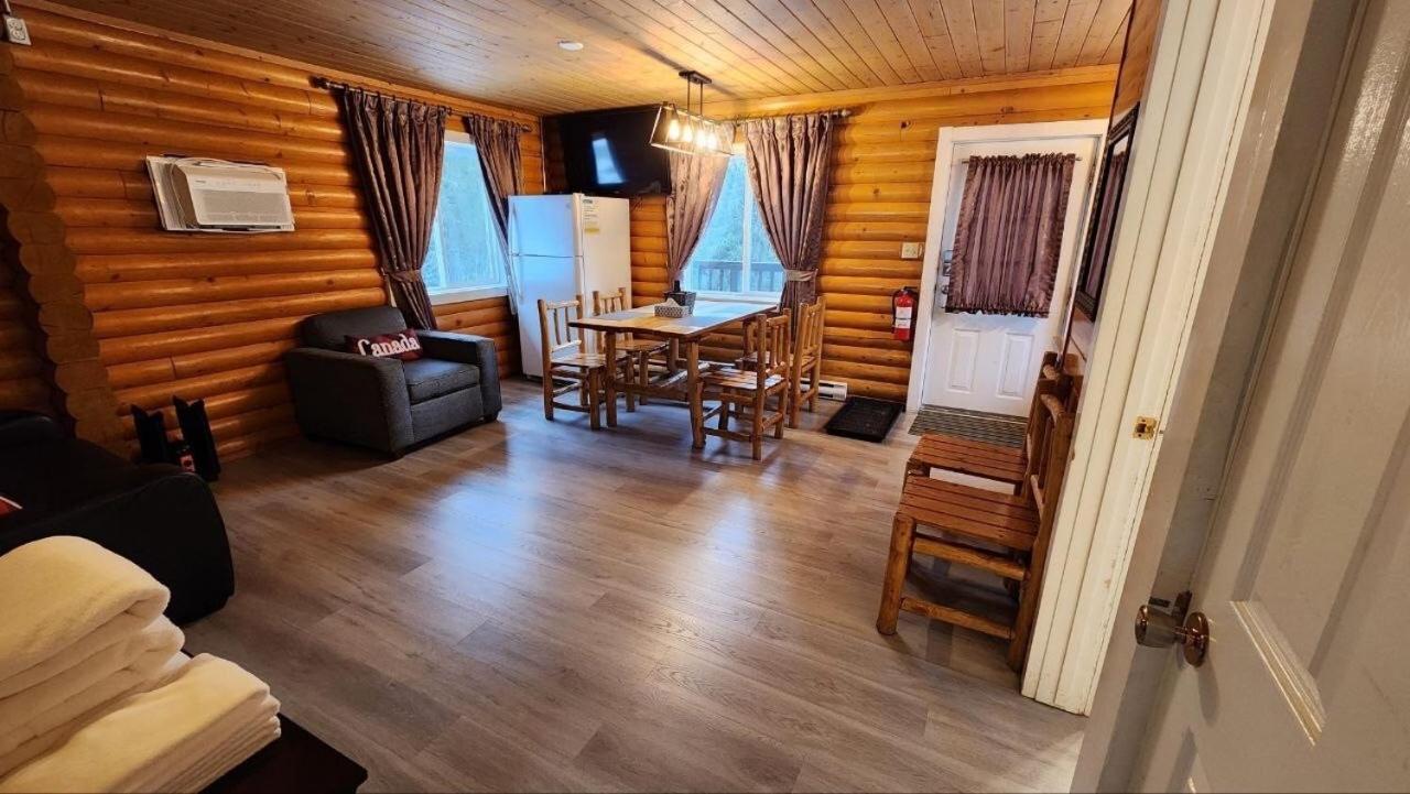 Mt. Revelstoke Alpine Chalets Extérieur photo